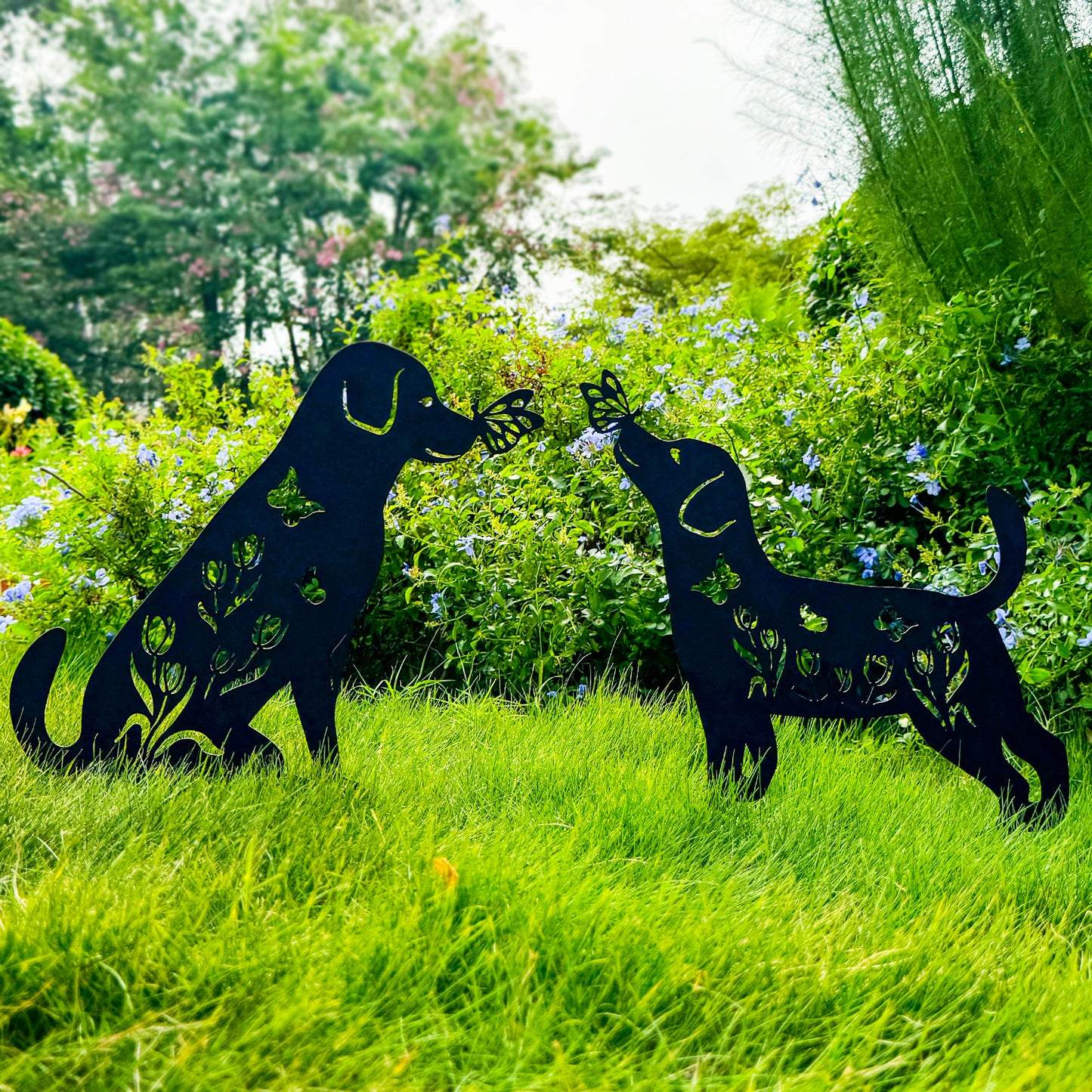 Dog Metal Decorative Garden Stakes Dog Gifts for Women/Men Dog Lovers Gifts Silhouette Statues for Yard Art, Outside, Patio, Outdoor Decor, Garden Decorations, Lawn Ornaments
