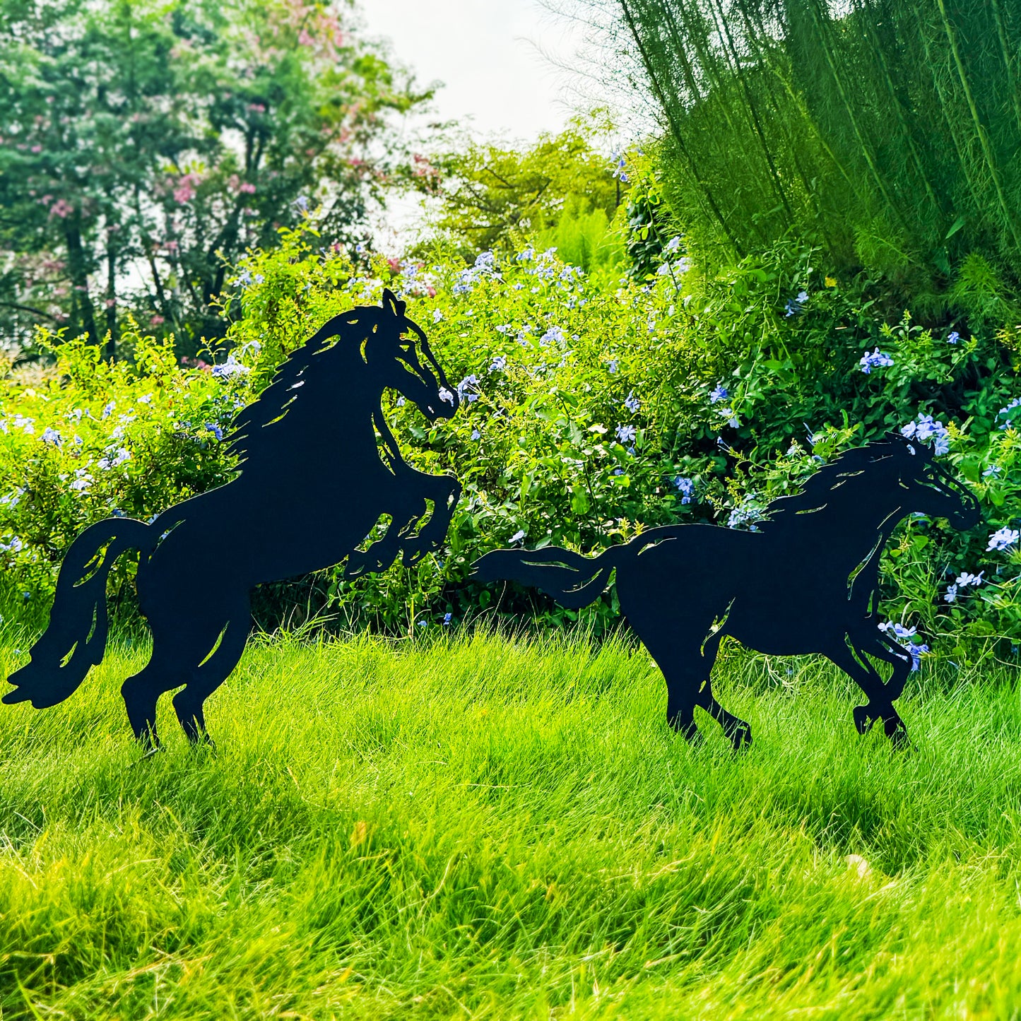 Horse Metal Decorative Garden Stakes Horse Gifts for Women/Men Horse Lovers Gifts Silhouette Statues for Yard Art, Outside, Patio, Outdoor Decor, Garden Decorations, Lawn Ornaments