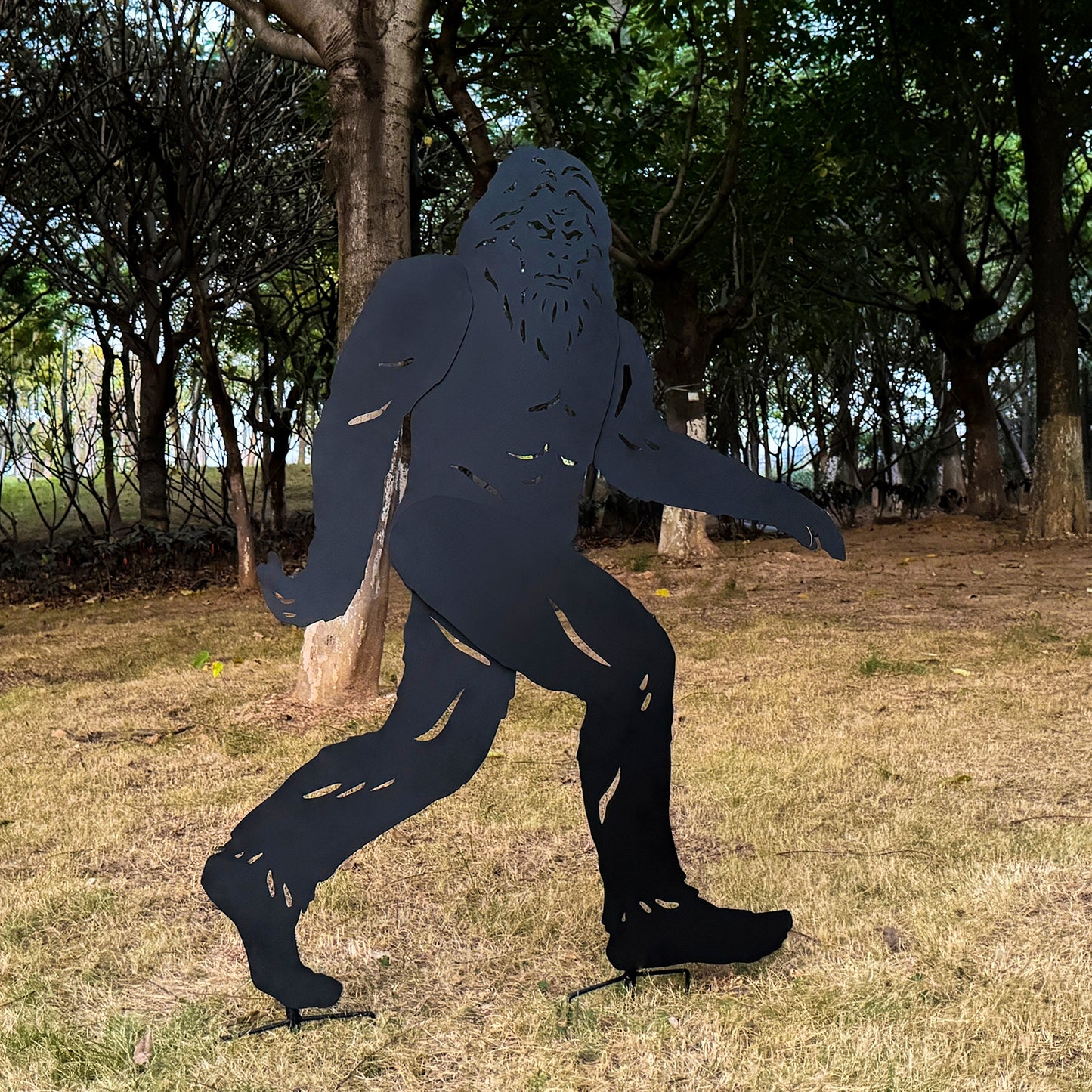4ft Bigfoot Metal Outdoor Decor Big Foot Sasquatch Gifts for Men/Women Bigfoot Silhouette Statues for Yard Art, Patio, Lawn, Forests, Garden Decor, Yard Display, Garden Decorations